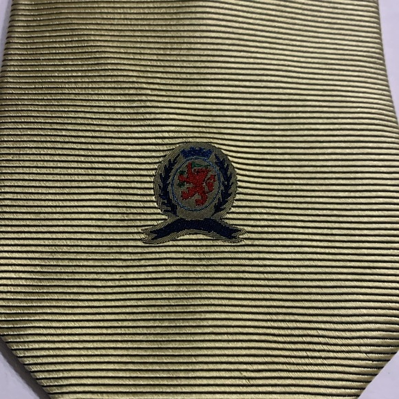 Gold Tommy Hilfiger Crest  Logo 100% Silk tie - Picture 2 of 8